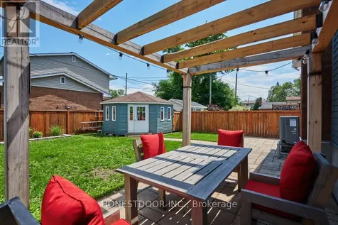 2601 Needham Crescent Ottawa ON K1V 6K1