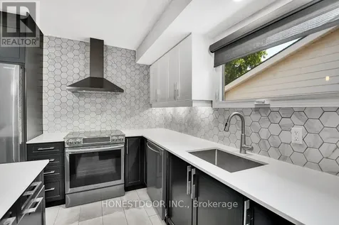 2601 Needham Crescent Ottawa ON K1V 6K1