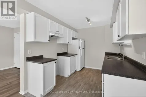 836 Coral Springs Lane Midland ON L4R 0A1