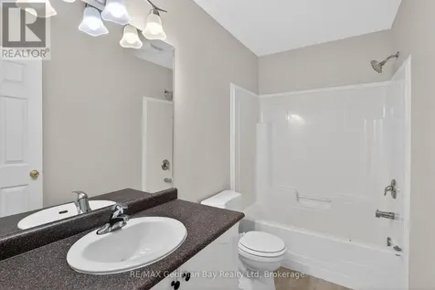 836 Coral Springs Lane Midland ON L4R 0A1