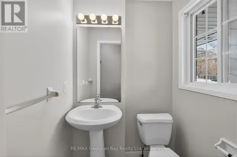 836 Coral Springs Lane Midland ON L4R 0A1