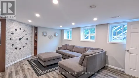 13 Bathurst Street Ottawa ON K2W 1A7