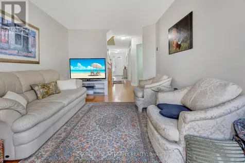 7 Westpointe Crescent Ottawa ON K2G 5Z1