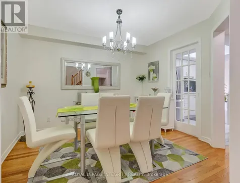 7 Westpointe Crescent Ottawa ON K2G 5Z1