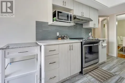 7 Westpointe Crescent Ottawa ON K2G 5Z1
