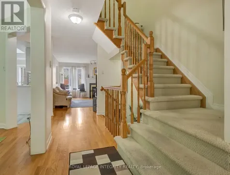 7 Westpointe Crescent Ottawa ON K2G 5Z1
