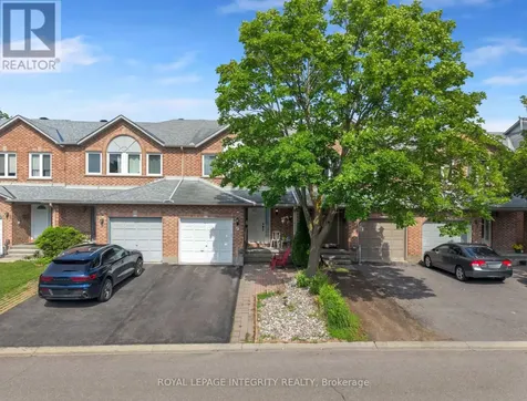 7 Westpointe Crescent Ottawa ON K2G 5Z1