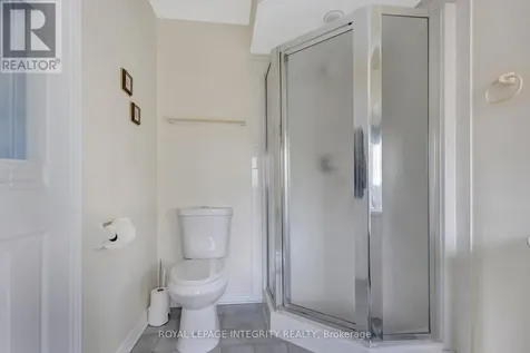 7 Westpointe Crescent Ottawa ON K2G 5Z1