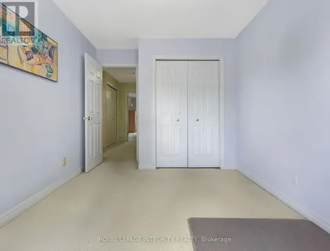 7 Westpointe Crescent Ottawa ON K2G 5Z1
