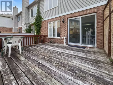 7 Westpointe Crescent Ottawa ON K2G 5Z1