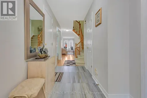 7 Westpointe Crescent Ottawa ON K2G 5Z1