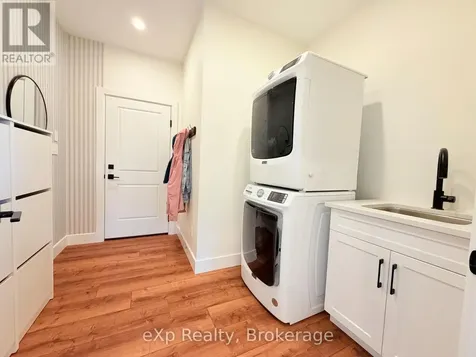21 Devinwood Avenue Brockton ON N0G 2V0