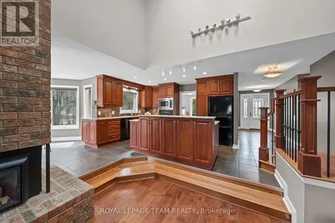6584 Harvest Grove Drive Ottawa ON K4P 1E9