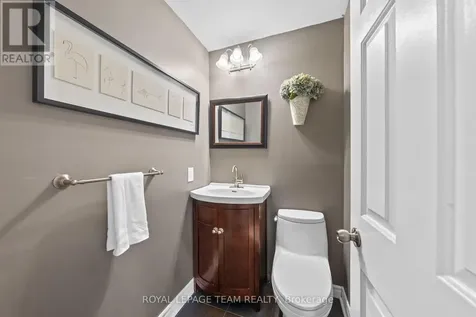 6584 Harvest Grove Drive Ottawa ON K4P 1E9