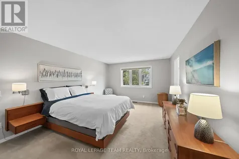 6584 Harvest Grove Drive Ottawa ON K4P 1E9