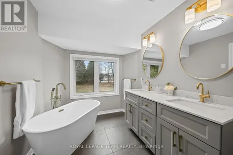 6584 Harvest Grove Drive Ottawa ON K4P 1E9