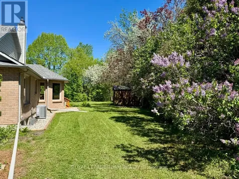 6584 Harvest Grove Drive Ottawa ON K4P 1E9