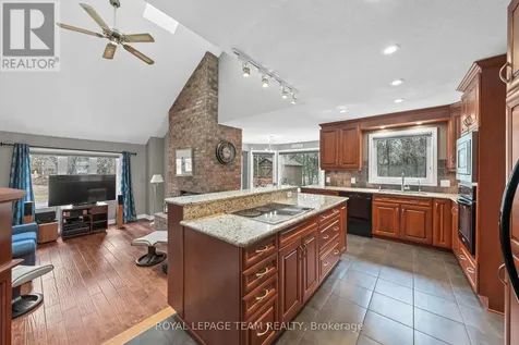 6584 Harvest Grove Drive Ottawa ON K4P 1E9