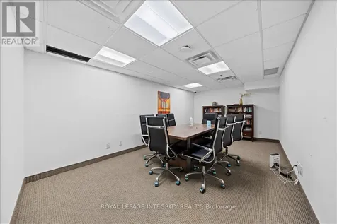 242 Rideau Street Ottawa ON K1N 0B7