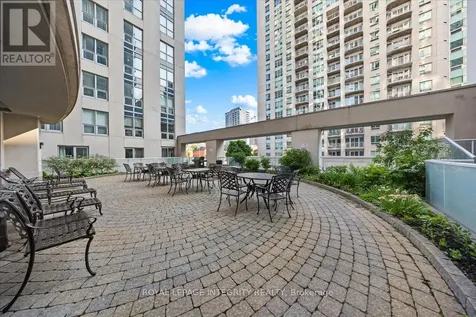 242 Rideau Street Ottawa ON K1N 0B7