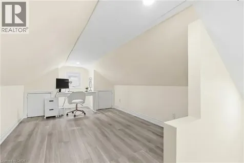 141 Mcanulty Boulevard Hamilton ON L8H 3H6