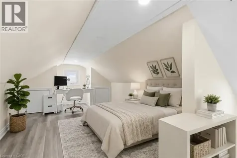 141 Mcanulty Boulevard Hamilton ON L8H 3H6