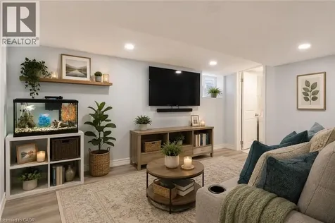 141 Mcanulty Boulevard Hamilton ON L8H 3H6