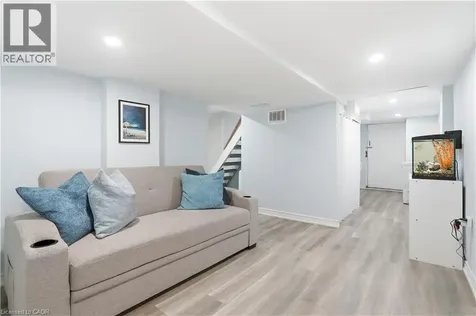 141 Mcanulty Boulevard Hamilton ON L8H 3H6