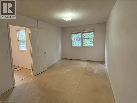 10 Jeanette Avenue Grimsby ON L3M 5B8