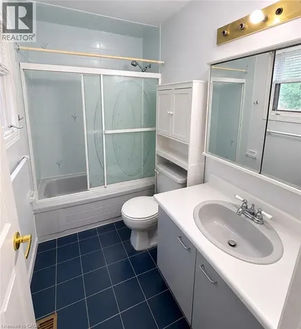 10 Jeanette Avenue Grimsby ON L3M 5B8