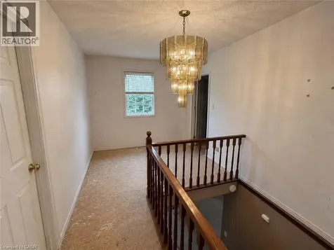 10 Jeanette Avenue Grimsby ON L3M 5B8
