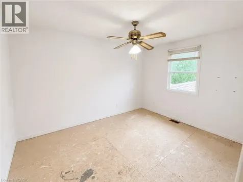 10 Jeanette Avenue Grimsby ON L3M 5B8