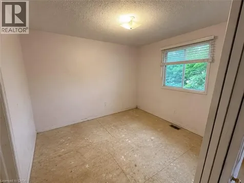 10 Jeanette Avenue Grimsby ON L3M 5B8