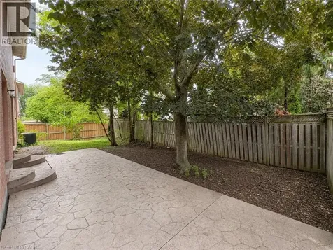 10 Jeanette Avenue Grimsby ON L3M 5B8