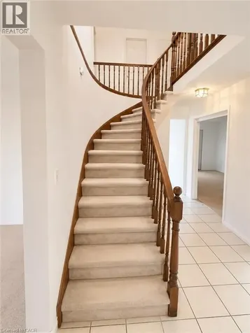 10 Jeanette Avenue Grimsby ON L3M 5B8
