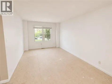 10 Jeanette Avenue Grimsby ON L3M 5B8