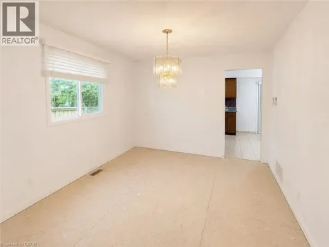 10 Jeanette Avenue Grimsby ON L3M 5B8