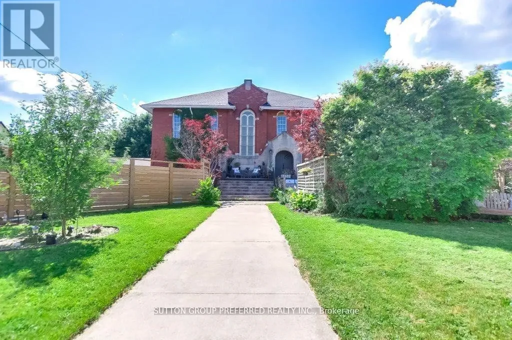 73 Fifth Avenue St. Thomas ON N5R 4C9