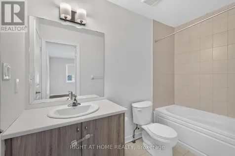 9 Silo Mews Barrie ON L9J 0V4