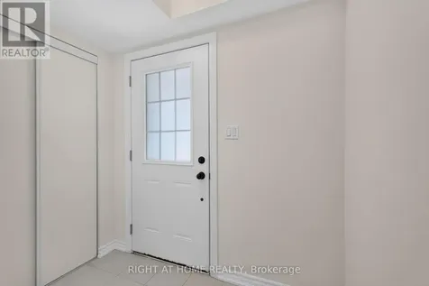 9 Silo Mews Barrie ON L9J 0V4