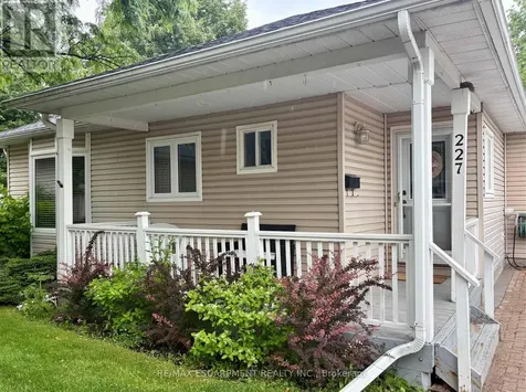 227 Silverbirch Boulevard Hamilton ON L0R 1W0