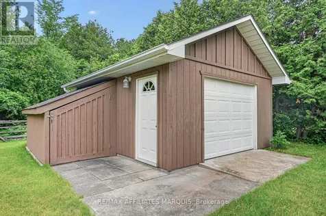 156 Bay Road Rideau Lakes ON K0G 1L0