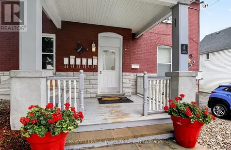 4 Eccles Street Ottawa ON K1R 6S2