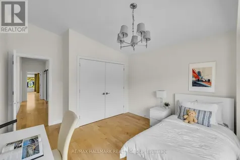 92 Grange Avenue Ottawa ON K1Y 0N9