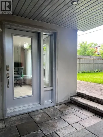 92 Grange Avenue Ottawa ON K1Y 0N9