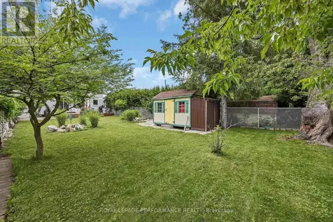 1705 Belcourt Boulevard Ottawa ON K1C 1M3