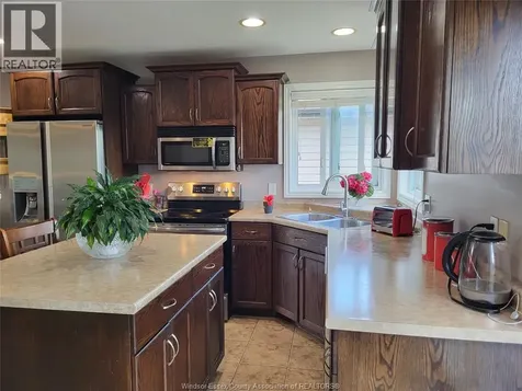 340 White Crescent Amherstburg ON N9V 4C7