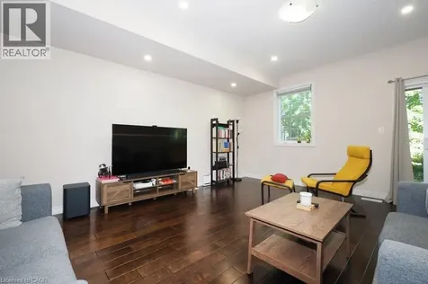 18 Robert Peel Road Kitchener ON N2H 0B3