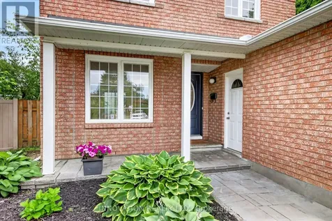 85 Hewitt Way Ottawa ON K2L 3R2