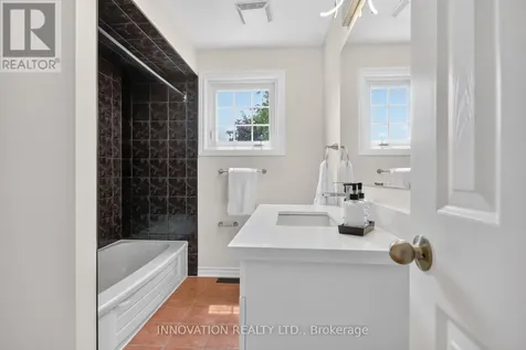 85 Hewitt Way Ottawa ON K2L 3R2